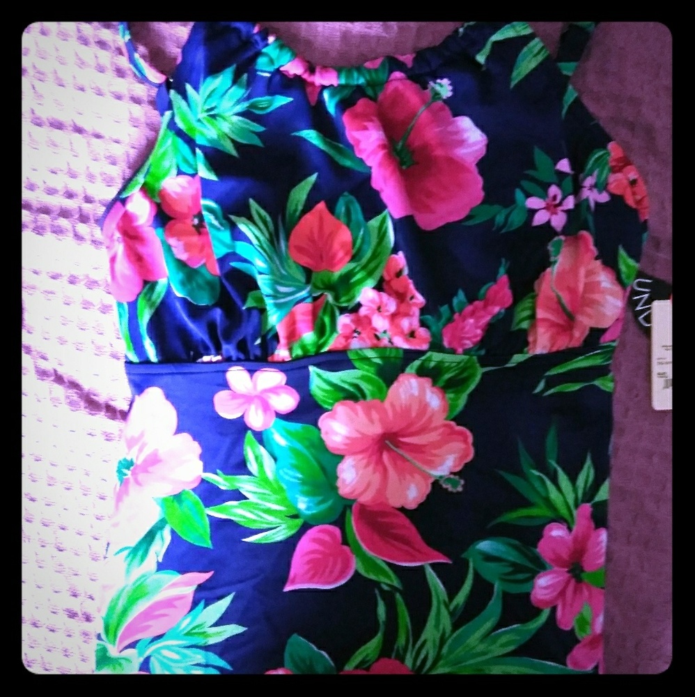 Ladies swim wear size 12 new with tags